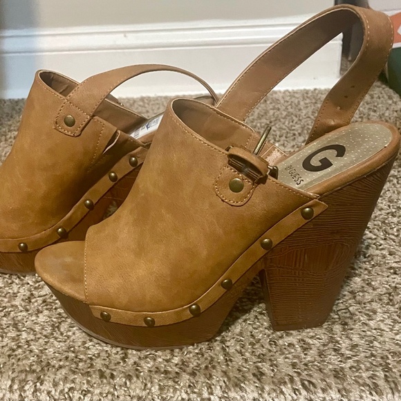 NWOT Guess Clogs - Picture 1 of 2